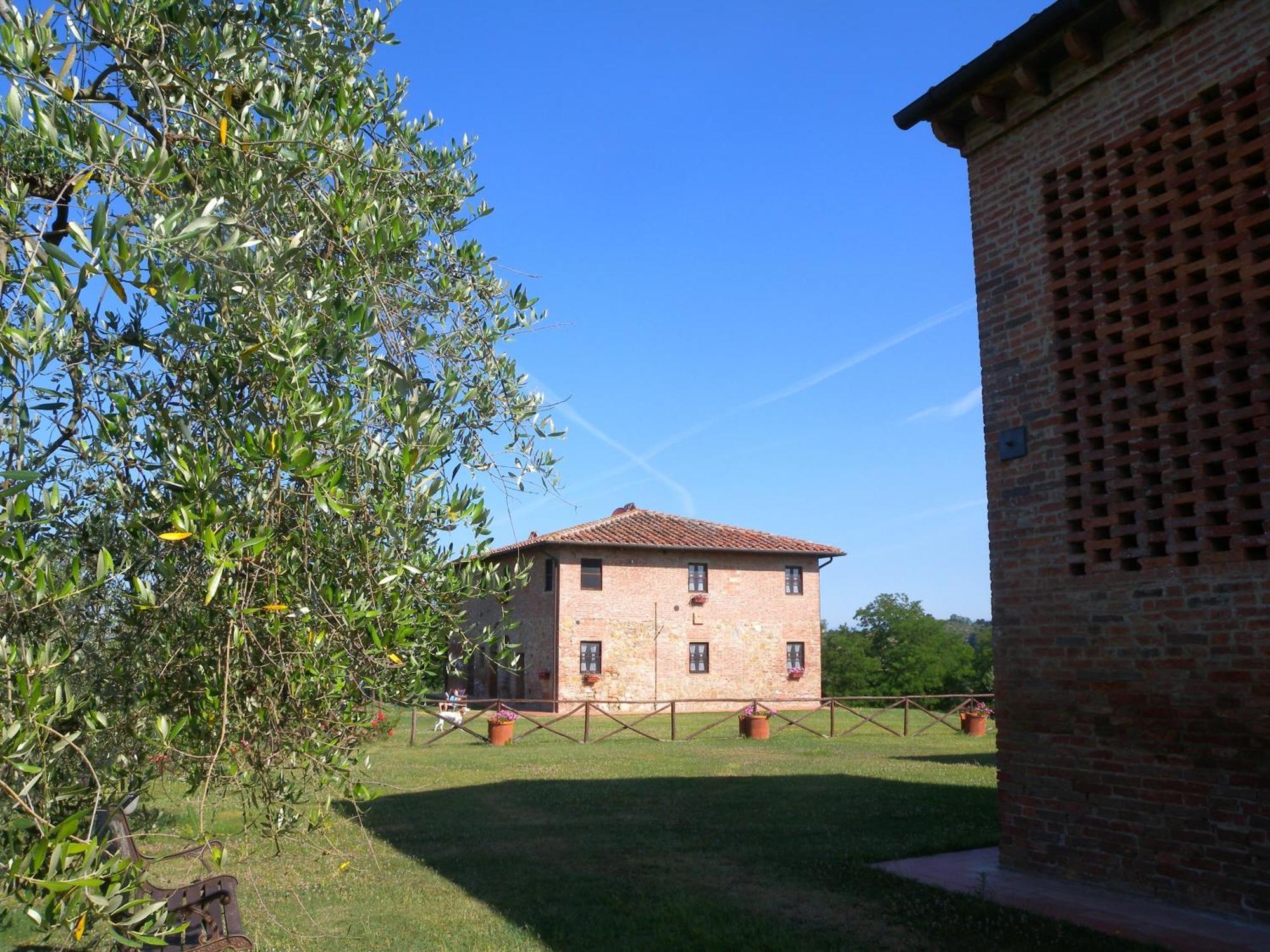 Fattoria Di Colleoli Guest House Luaran gambar